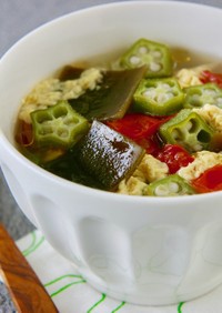 夏野菜と塩こぶ茶の卵スープ