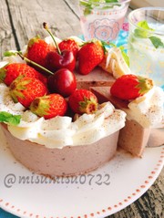アサイーとベリーバナナのレアチーズケーキの写真