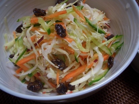 ただ只管切る 野菜とりんごの千切りサラダ
