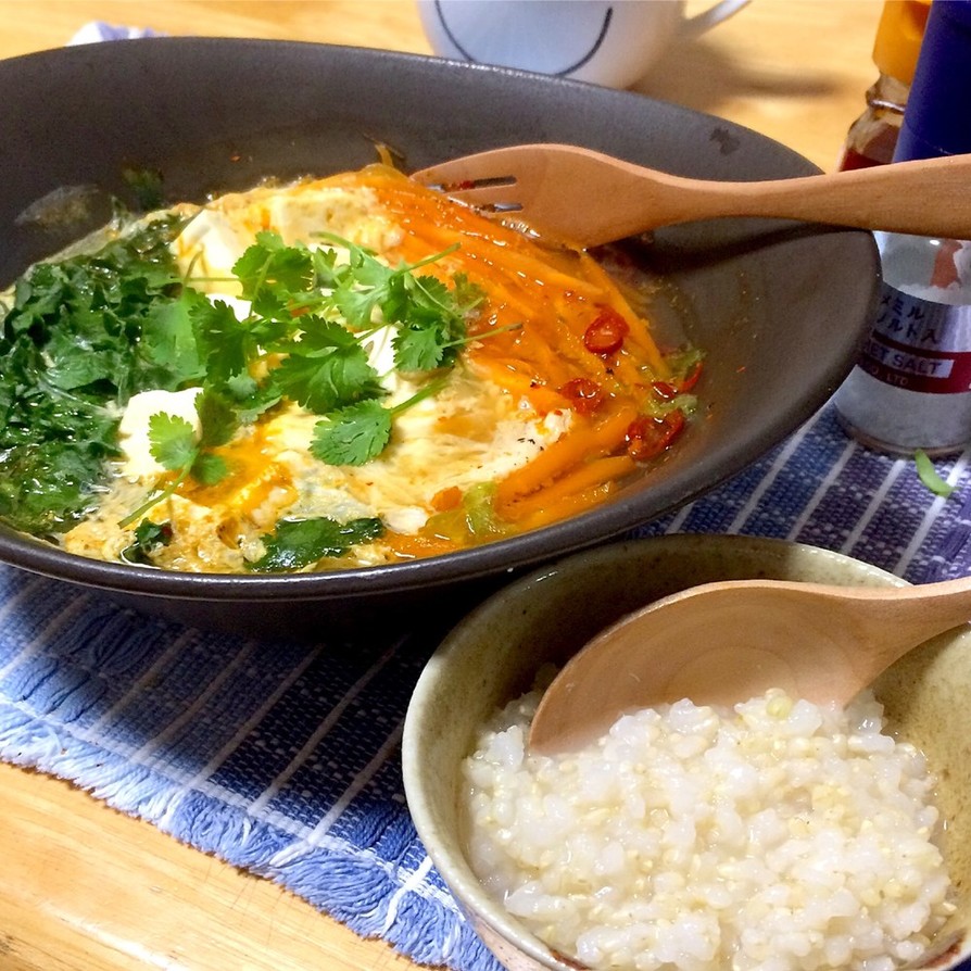韓国風 辛いスープ 豆腐と卵&パクチーの画像
