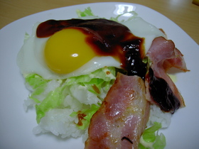 ○全部一緒に食べちゃえ!朝食サラダ丼○