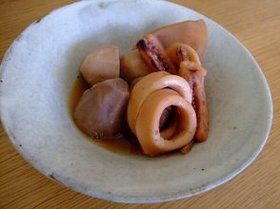 イカとサトイモの煮物