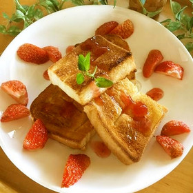 ストロベリーハニートースト