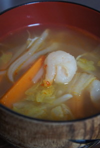 エビ入り☆野菜たっぷりピリ辛中華スープ
