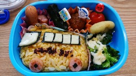 のりものキャラ弁:はとバス風
