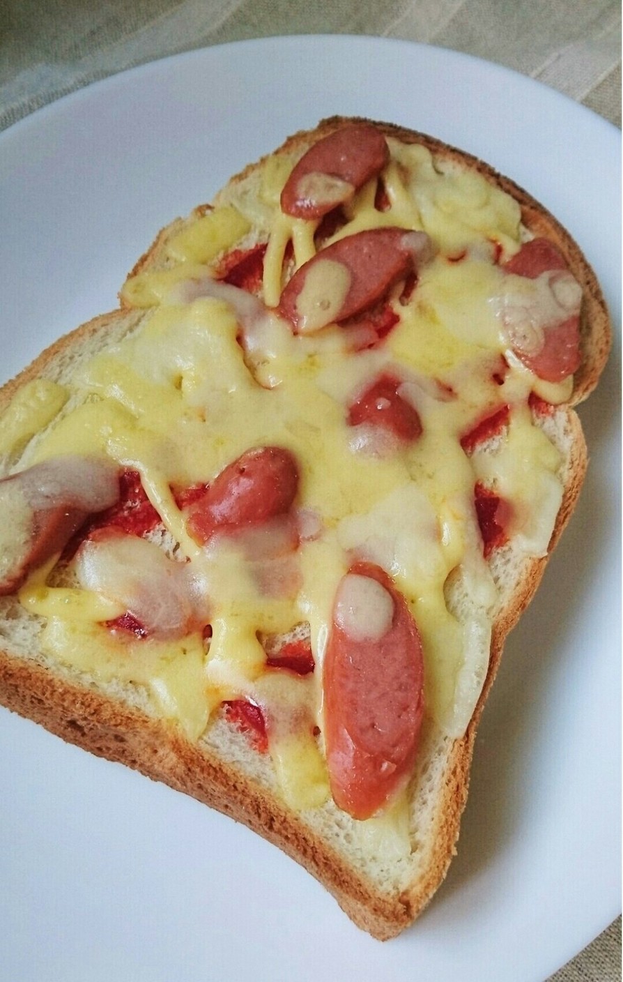 ピザ風なトーストの画像