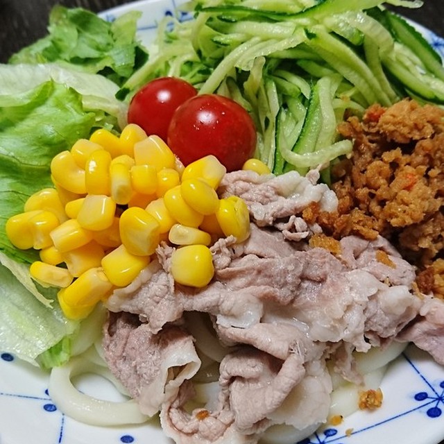 暑い日もモリモリ 冷しゃぶサラダうどん レシピ 作り方 By ふきのとう クックパッド 簡単おいしいみんなのレシピが361万品