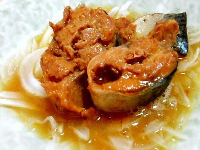 サバ味噌缶と玉ねぎ レンチンで簡単一皿 レシピ 作り方 By 王様のおさんどん クックパッド 簡単おいしいみんなのレシピが356万品