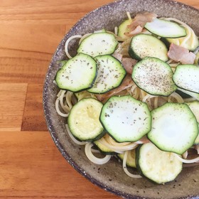 ズッキーニたっぷり!レモン風パスタ