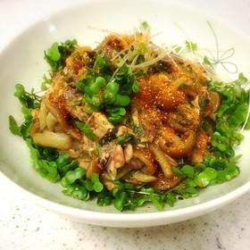 ダイエットに♪超簡単♪鯖缶のなめこ和え