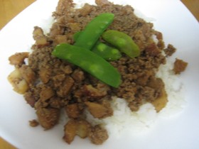 我が家の鶏そぼろごはん