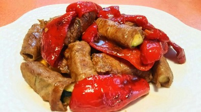ズッキーニの豚肉巻きと赤ピーマンソテーの写真