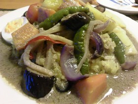 缶詰で手軽に! 夏野菜グリーンカレー