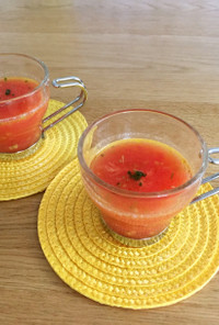 ミキサーいらず！冷凍トマトの冷製スープ