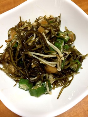 ご飯のお供に♪なめこときざみ昆布合わせ煮