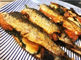 簡単絶品☆イワシの梅しそチーズの挟み焼き