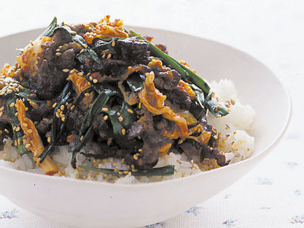 にら入り牛キムチ丼