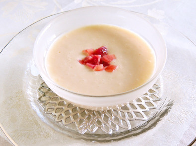 桃の冷製スープ（介護食）の写真