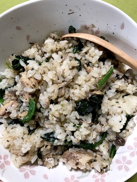 授乳期ランチ さば缶とほうれん草の焼き飯