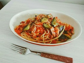 なすとベーコンのトマトソース