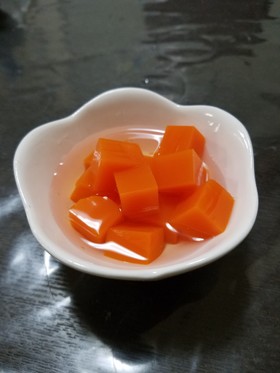 野菜ジュースでヘルシー寒天ゼリー