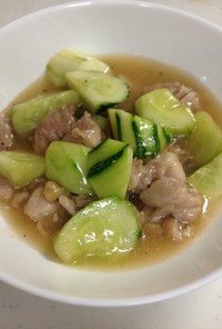 きゅうりと鶏肉の炒め物〜中華スープ風