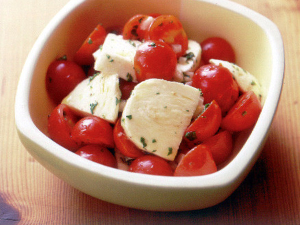トマトとチーズのイタリアンサラダ