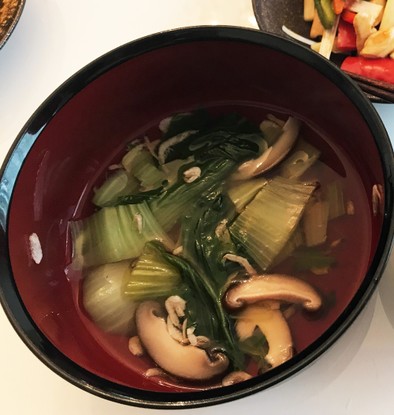 チンゲンサイのスープの写真