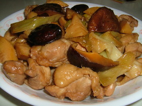 鶏もも肉の甘辛煮込み