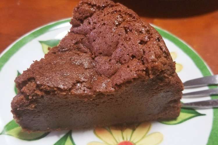濃厚しっとりふわふわチョコレートケーキ レシピ 作り方 By はっぴーはっぴーママ クックパッド 簡単おいしいみんなのレシピが359万品