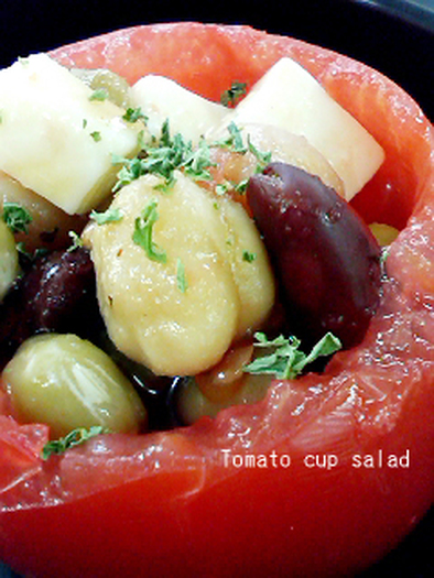 トマトカップのミックスビーンズサラダの写真