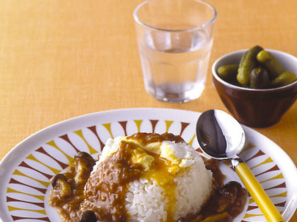 ポーチドエッグのきのこカレー