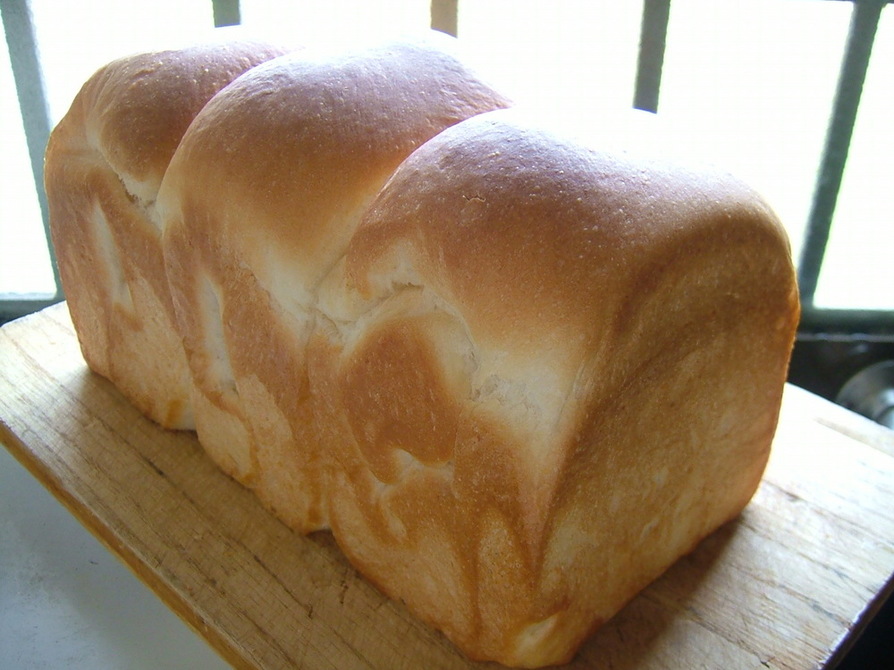 しっとり絹どけ ライス食パンの画像