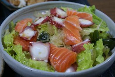 海鮮サラダの写真