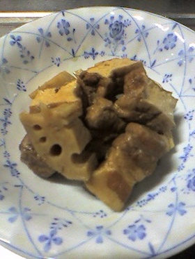 酢で豚肉も柔らかく、厚揚げ煮