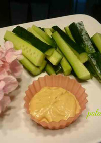 野菜のお供に超簡単、ピリ辛味噌マヨ！
