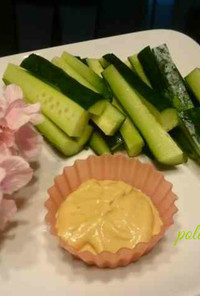 野菜のお供に超簡単、ピリ辛味噌マヨ！
