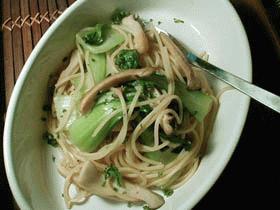 エリンギとちんげん菜のパスタ アンチョビ風味