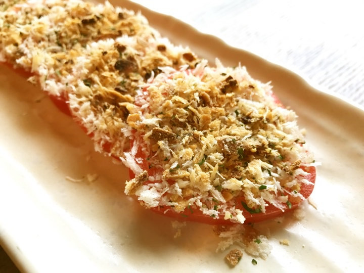 夏トマトのガーリックチーズのパン粉焼きの画像