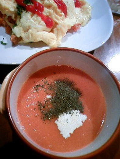 寒い日の、トマトスープの写真