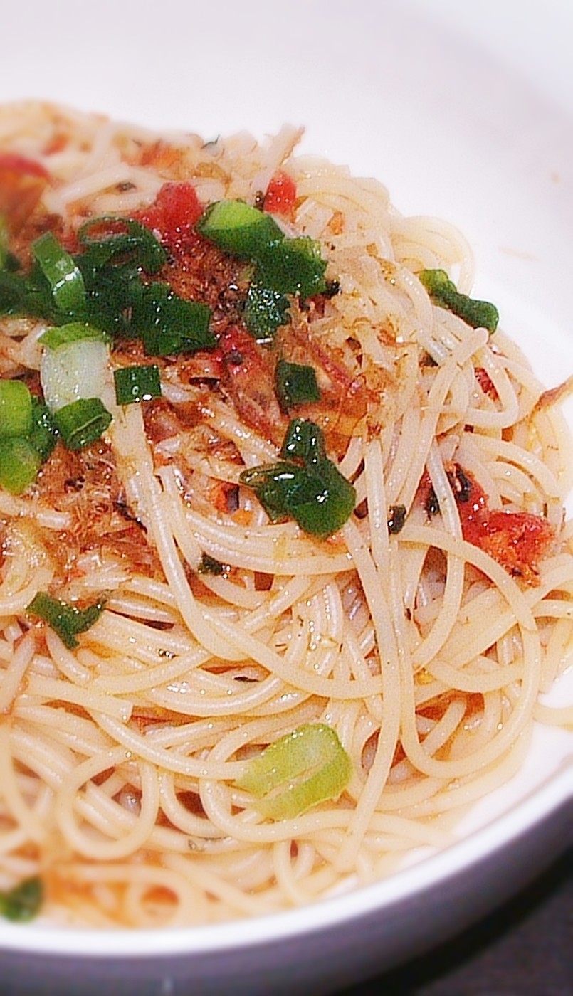 鮭ふりかけのスパゲティ☆梅かつお風味の画像