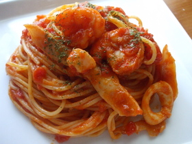 えびといかのトマトクリームパスタ