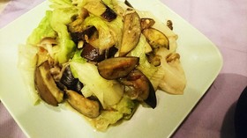 ナスとレタスの味噌チリ炒め
