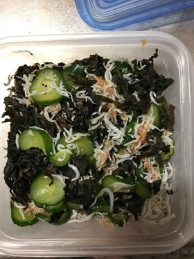 きゅうりジャコわかめの梅肉ポン和え