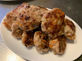 離乳食後期★挽き肉とお豆腐のハンバーグ
