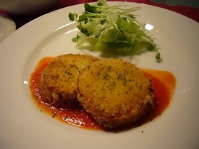 かに殻でだしをとったかにクリームコロッケ