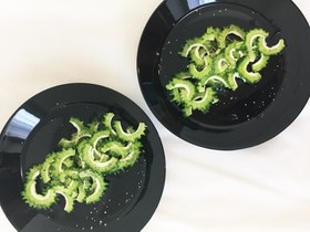 サッパリ♪ゴーヤのオリーブオイルサラダ