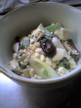 あったまる優しい味のくず豆腐丼