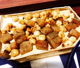 イカの口(イカトンビ)と蒟蒻の炒め物♪