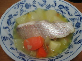 鯛と蕪のサフランスープ